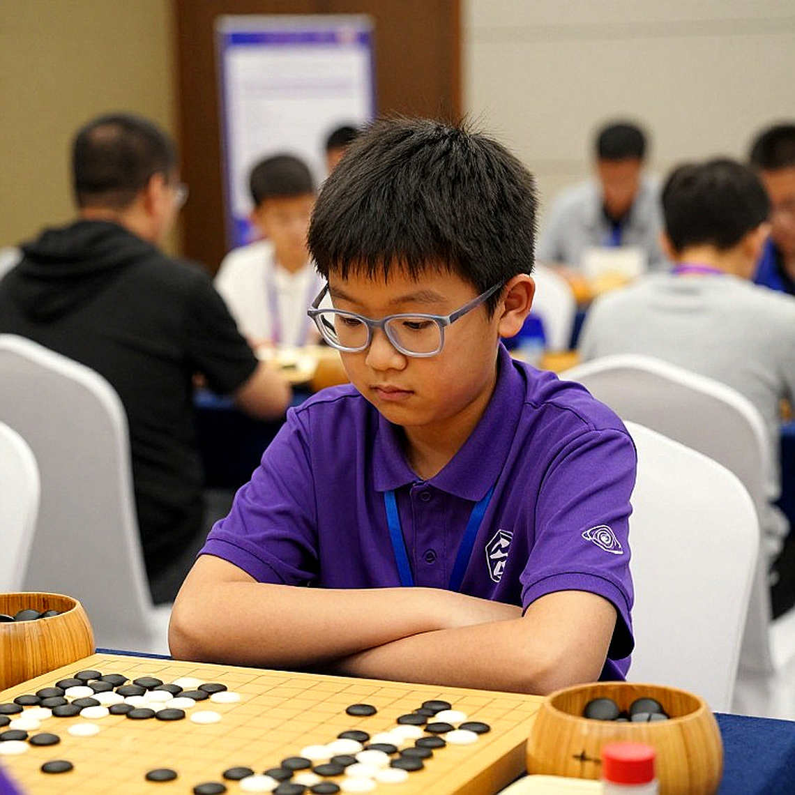 Mạnh hơn thời vô địch Olympiad: tuyên bố của huấn luyện viên Misra và phép thử dữ liệu