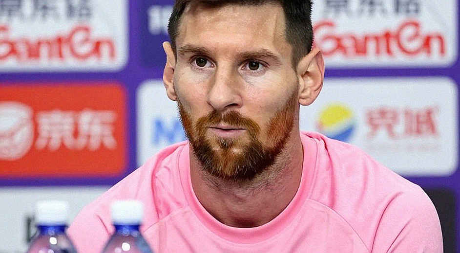 Hà Nội FC thắng derby bằng hai mươi phút nén và một cánh phải đã lộ bài