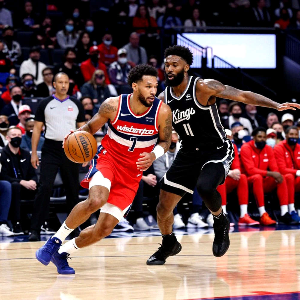 Từ sáu lượt pick vòng một đến playoff WNBA: Mystics vay thời gian bằng đầu gối của Amoore